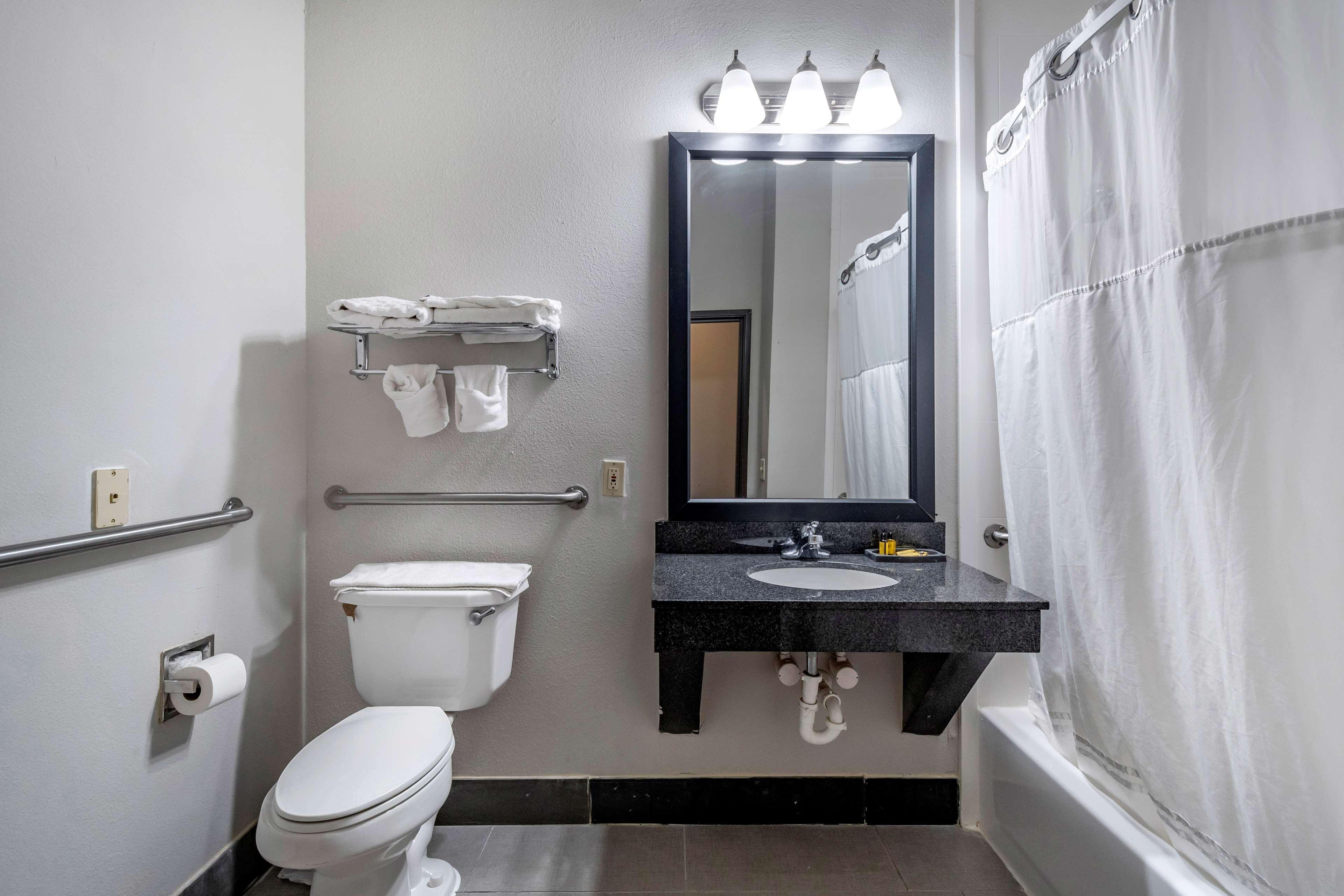 Western Inn&suites Hotel