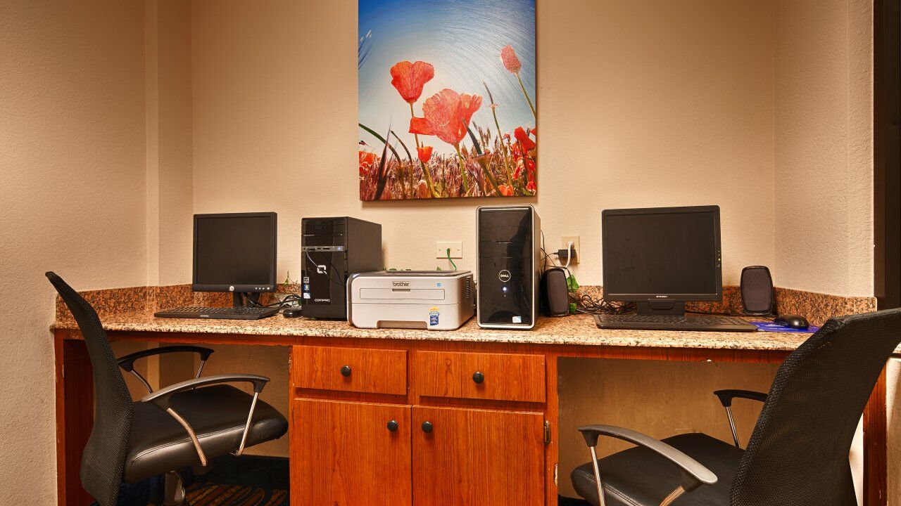 Western Inn&suites Hotel